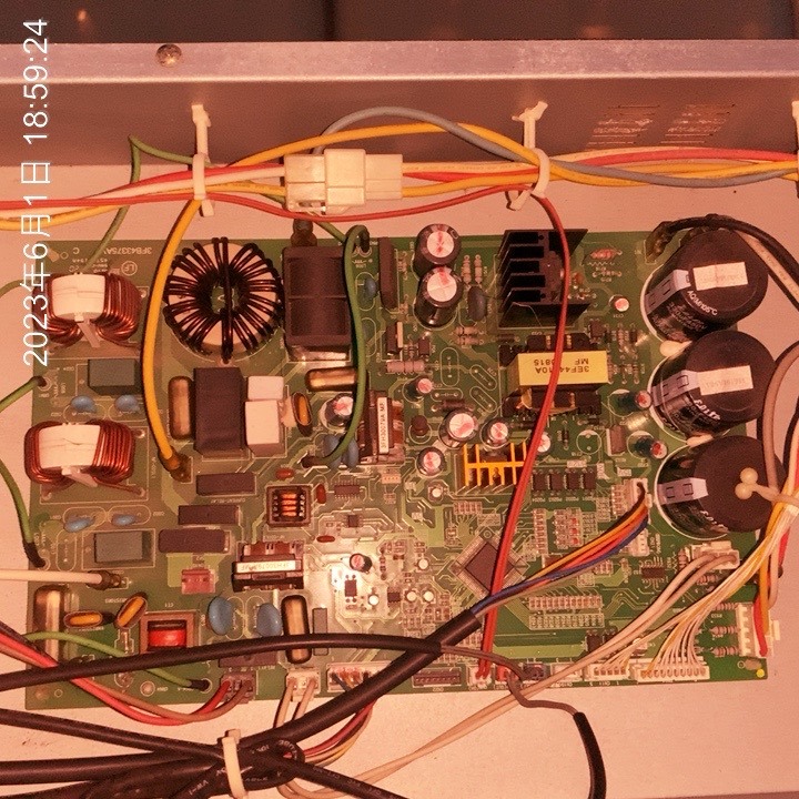 日立冷氣 RAS-36JU alarm 82如何查修?