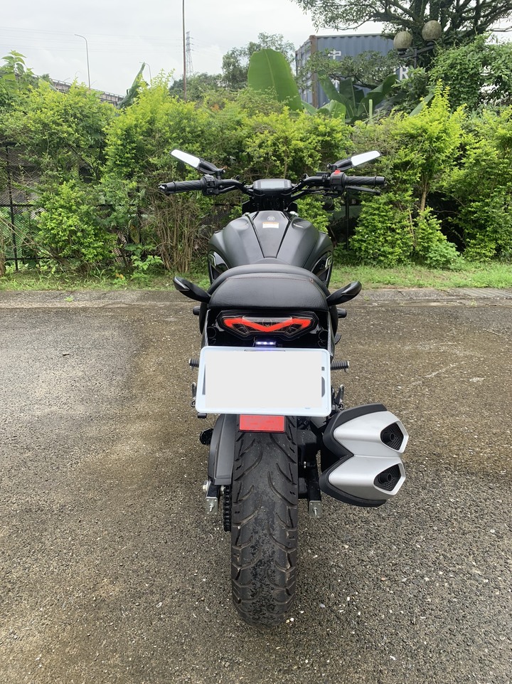 Suzuki intruder 入侵者155 (白牌美式機車化身小惡魔風)