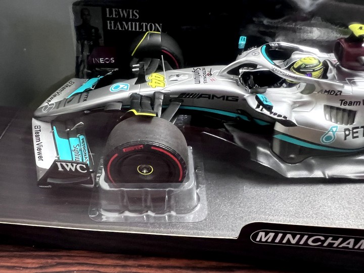 [開箱]F1 2022 1/18 MINICHAMPS L.HAMILTON MERCEDES-AMG W13 SPANISH GP