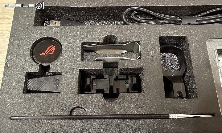 開箱 ROG 信仰 Azoth 75% 客制三模鍵盤