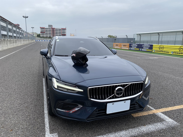 誰說顧家的男人不能叛逆一點？ Volvo V60 T8 Recharge跑麗寶賽道