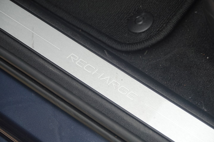 誰說顧家的男人不能叛逆一點？ Volvo V60 T8 Recharge跑麗寶賽道
