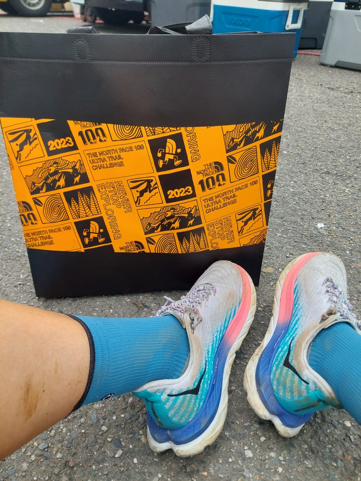 TNF越野跑菜鳥記事 HOKA MACH5 + CHEGO赤足感機能襪