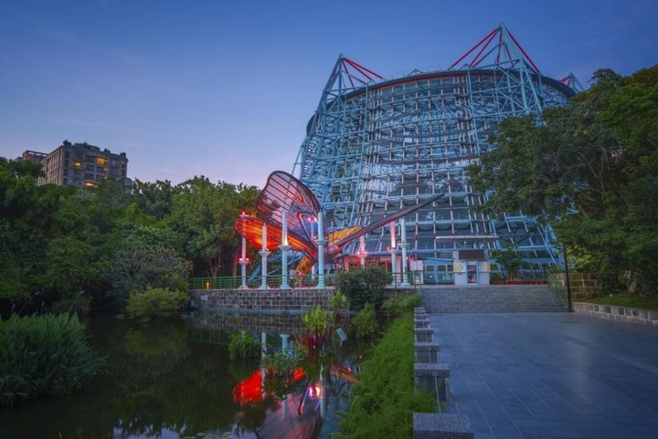 台中熱帶雨林溫室平臺重啟!八層樓鳥瞰植物園 三大看點必去