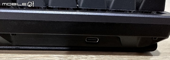 開箱 ROG 信仰 Azoth 75% 客制三模鍵盤