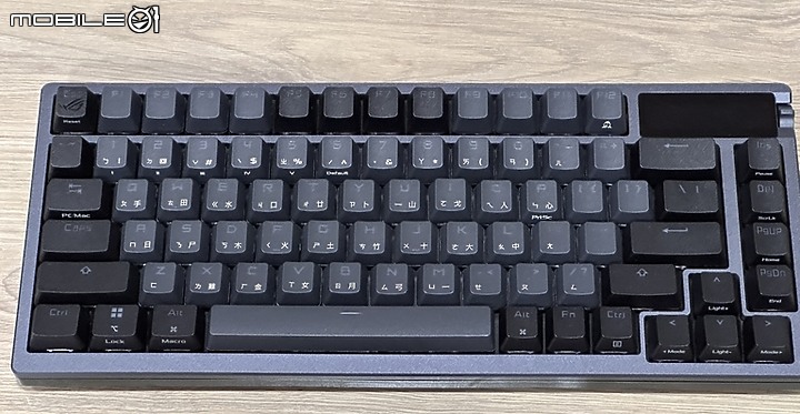 開箱 ROG 信仰 Azoth 75% 客制三模鍵盤