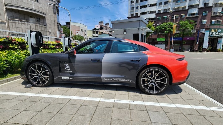 點我看大圖 Porsche Taycan現車的另一種選擇