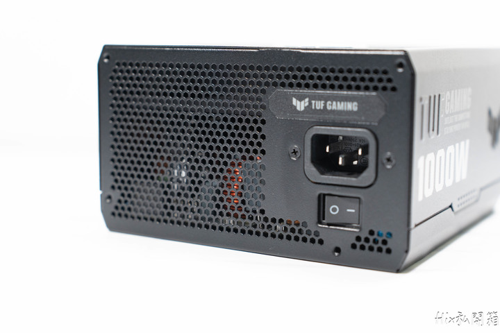 【開箱】硬漢電供3.0 ASUS 華碩 TUF 1000W ATX3.0