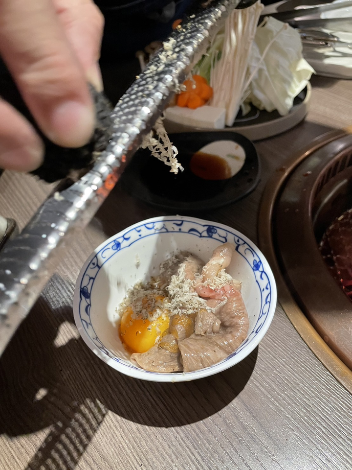 【食記】A5和牛高級饗受一次滿足 日本和牛燒肉專賣 橘焱胡同集團 一牛楽 貼心代烤