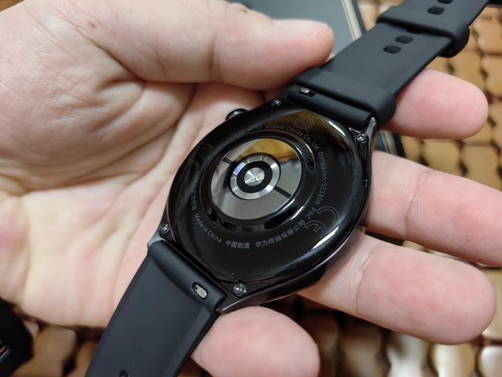 華為 HUAWEI Watch 4陸版入手，可以完整測試心電圖，微健檢等功能
