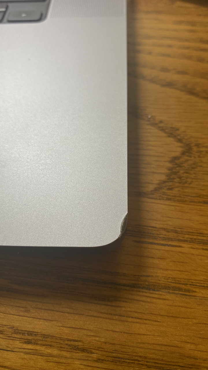 MAC M1 Pro 15寸摔傷-螢幕彎曲