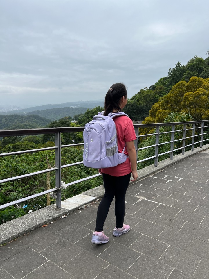 小學生書包也可以又酷又有質感
