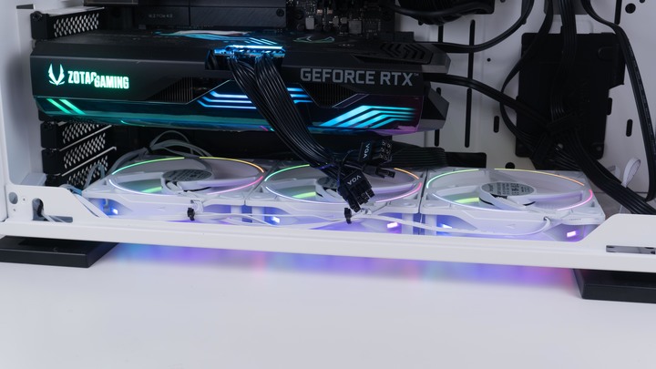 「開箱」be quiet! Light Wings White - 為火熱的 i9 帶來冰冷且寧靜的體驗