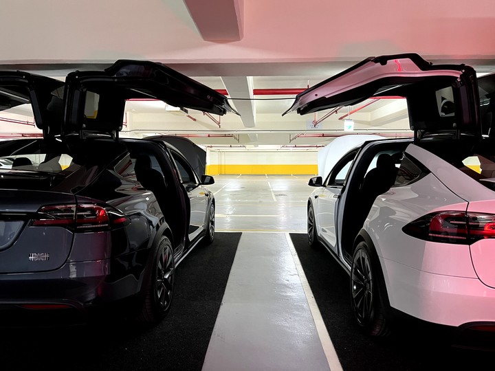 【新Model X/S 雙開箱】德意志鐵粉的特斯拉 !?