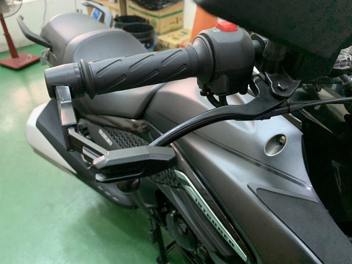 Suzuki intruder 入侵者155 (白牌美式機車化身小惡魔風)