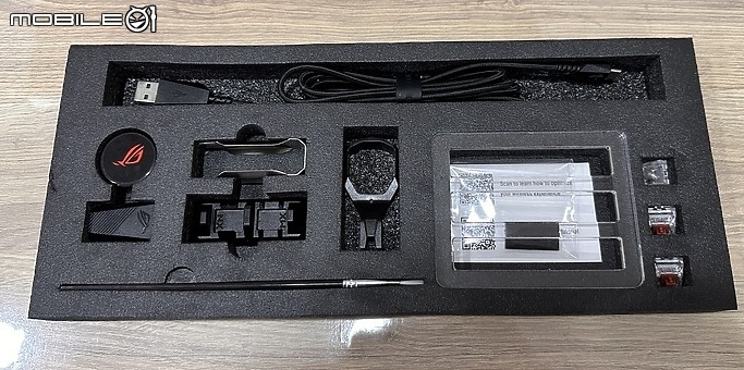 開箱 ROG 信仰 Azoth 75% 客制三模鍵盤