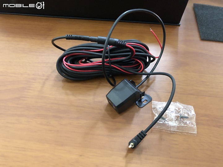 【開箱心得】 PAIPAI P10 PLUS流媒體行車記錄器 (CP值很高喔~)