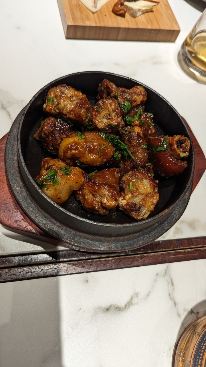 一碗250元的滷肉飯, 以及一場遲來四十年的同學會的聚餐餐廳 - 小後苑Backyard Jr.大直店