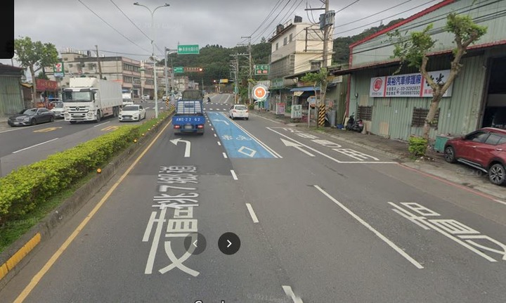 汽車左轉車道旁加一道"機車左轉專用道"