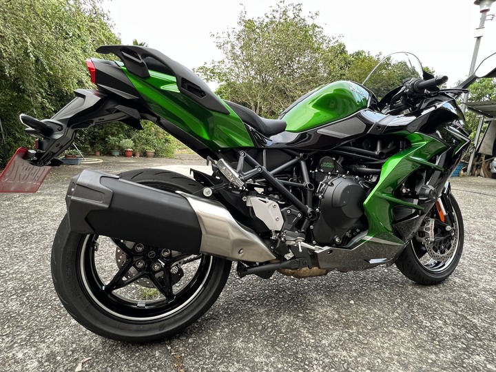 點我看大圖 2023 kawasaki H2 SX SE 微開箱