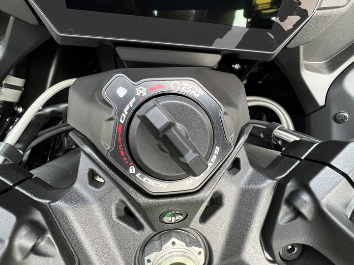 點我看大圖 2023 kawasaki H2 SX SE 微開箱