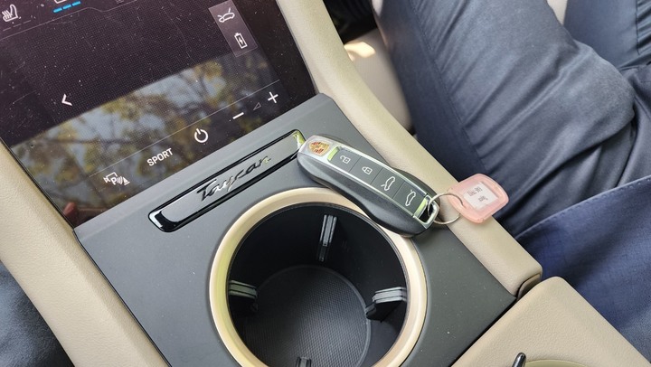 點我看大圖 Porsche Taycan現車的另一種選擇