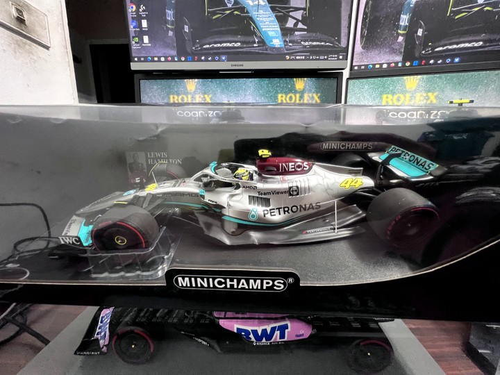 [開箱]F1 2022 1/18 MINICHAMPS L.HAMILTON MERCEDES-AMG W13 SPANISH GP
