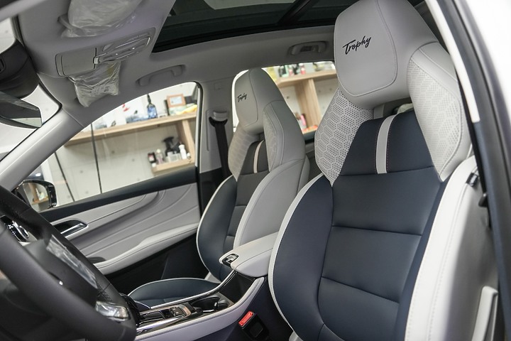 HS PHEV-馭電版相見恨晚