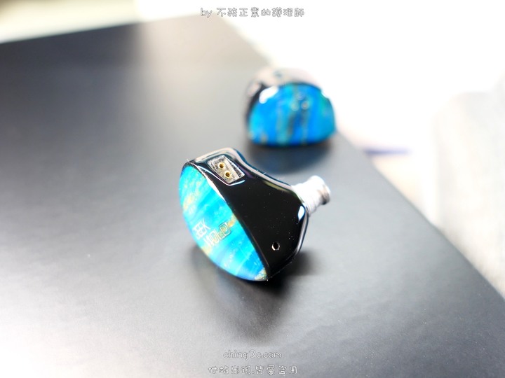 [不務正業護理師開箱]GEEK WOLD GK100 入耳式耳機～香爆好物！採用九顆單體還搭配 HAKUGE 三合一線材？！～