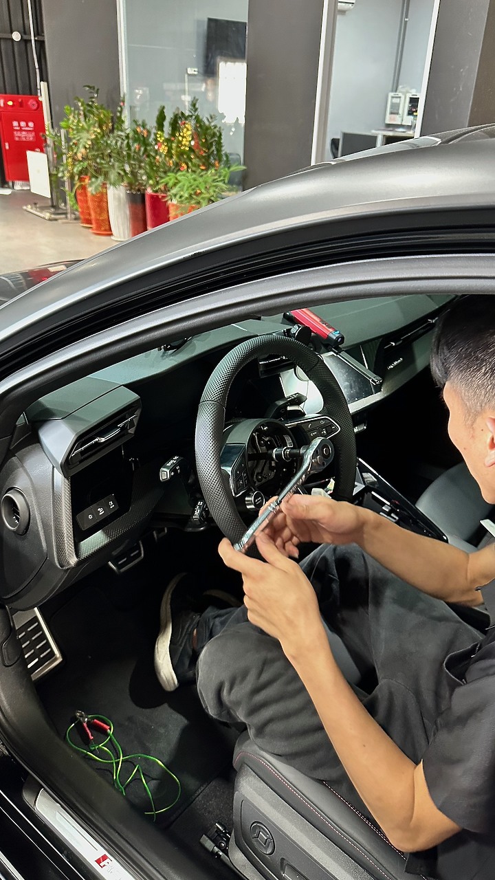 【Audi RS3 炫光黑】選配/開箱/包膜/消光犀牛皮/改裝/外拍 圖多分享