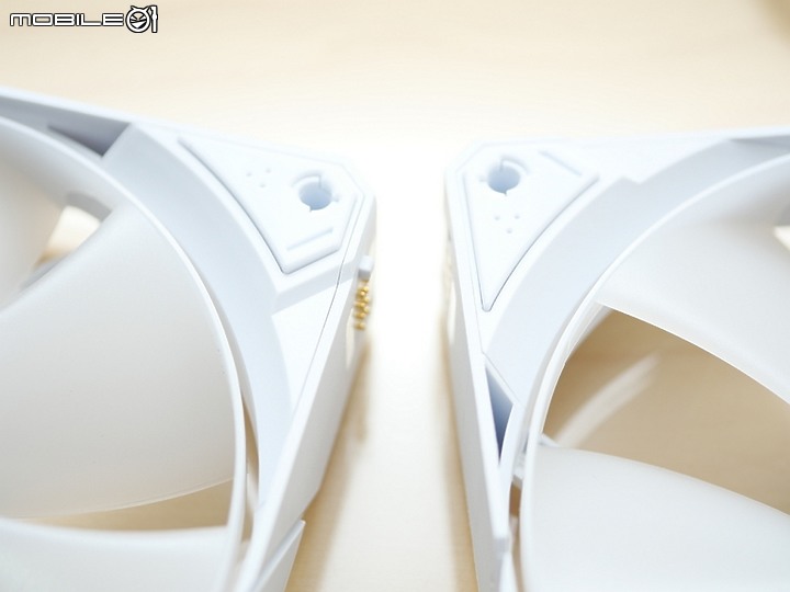 [開箱] 白色信仰 ROG 龍神 III RYUJIN III 240 一體水冷