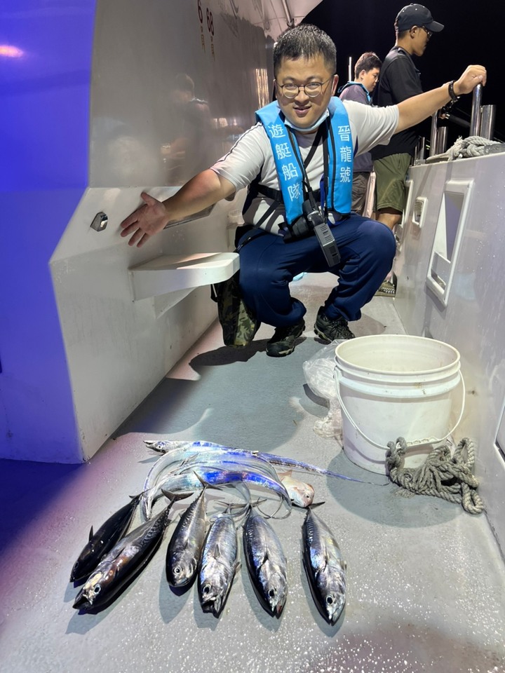 輕鬆又好玩的孝親小旅行,帶長輩來基隆鎖管季釣魚吃美食!