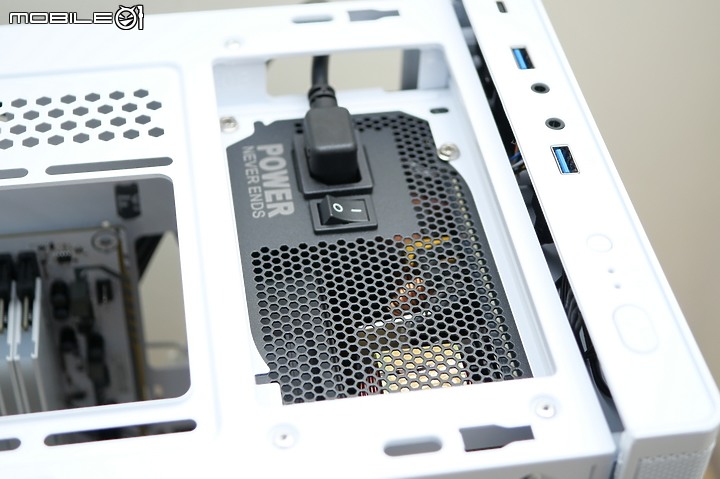 [開箱] 外型散熱兼顧 FSP全漢 CST360(W) 白