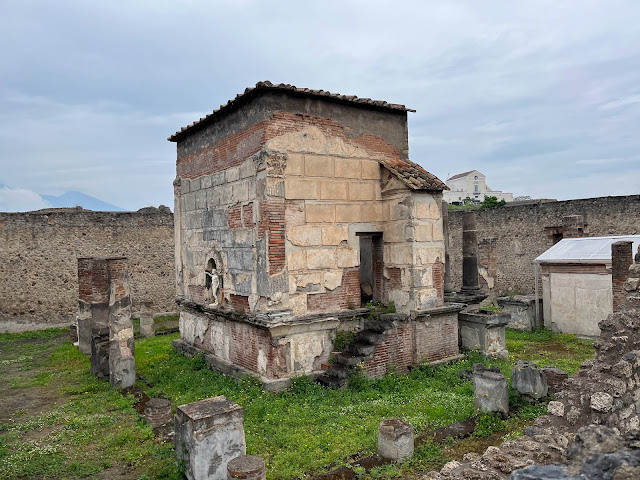 2023歐遊美術館40天 - 第8天 - 與古城龐貝 (Pompeii) 和美麗的拿坡里 (Napoli)地鐵站相遇!
