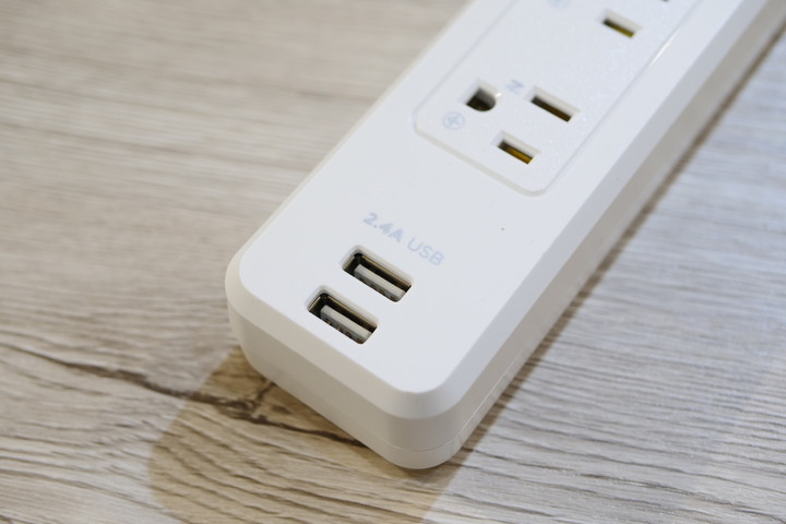 點我看大圖 CyberPower Surge Protection 碩天防突波延長用電源線兩入組 簡易開箱