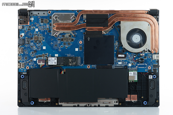 MSI Cyborg 15 A12V 實測報告|以前衛科幻語彙打造效能電競