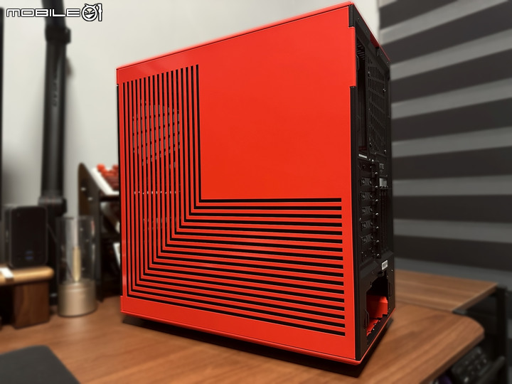 電競魚缸?HYTE Y40全景機殼