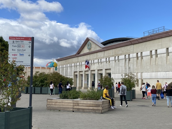 【小手牽大手。親子玩南法】搭Ouigo 去亞維儂看藝術節 Festival d’Avignon