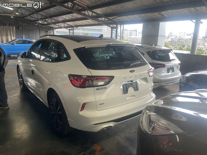 [開箱] 2023 Kuga 250 ST Line