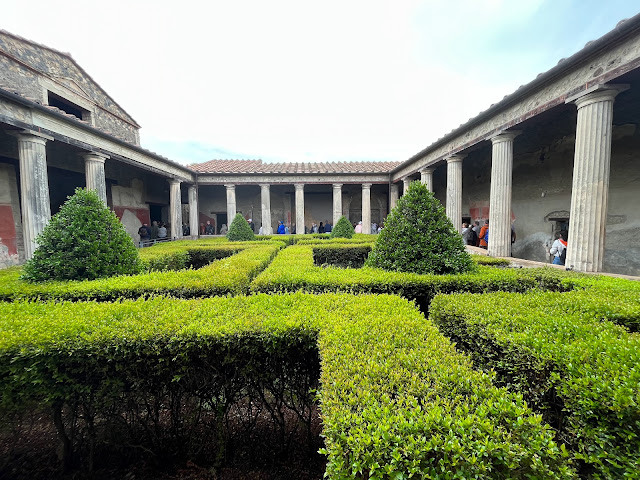 2023歐遊美術館40天 - 第8天 - 與古城龐貝 (Pompeii) 和美麗的拿坡里 (Napoli)地鐵站相遇!