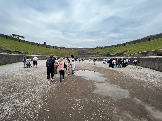 2023歐遊美術館40天 - 第8天 - 與古城龐貝 (Pompeii) 和美麗的拿坡里 (Napoli)地鐵站相遇！