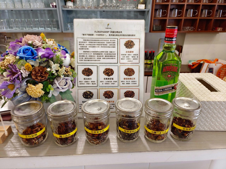 點我看大圖 台南美食火鍋【貍偷聚門鍋物】超過20種湯底!花雕雞乾鍋兩吃│酒香好醉人│菊花鍋意外好吃│剝皮辣椒用一整罐│番茄和松露鮮奶濃郁義式鍋│東區個人火鍋推薦