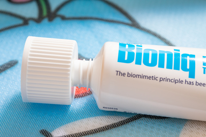 Bioniq® 貝歐尼修復牙膏 讓牙齒擺脫敏感、潔白又乾淨