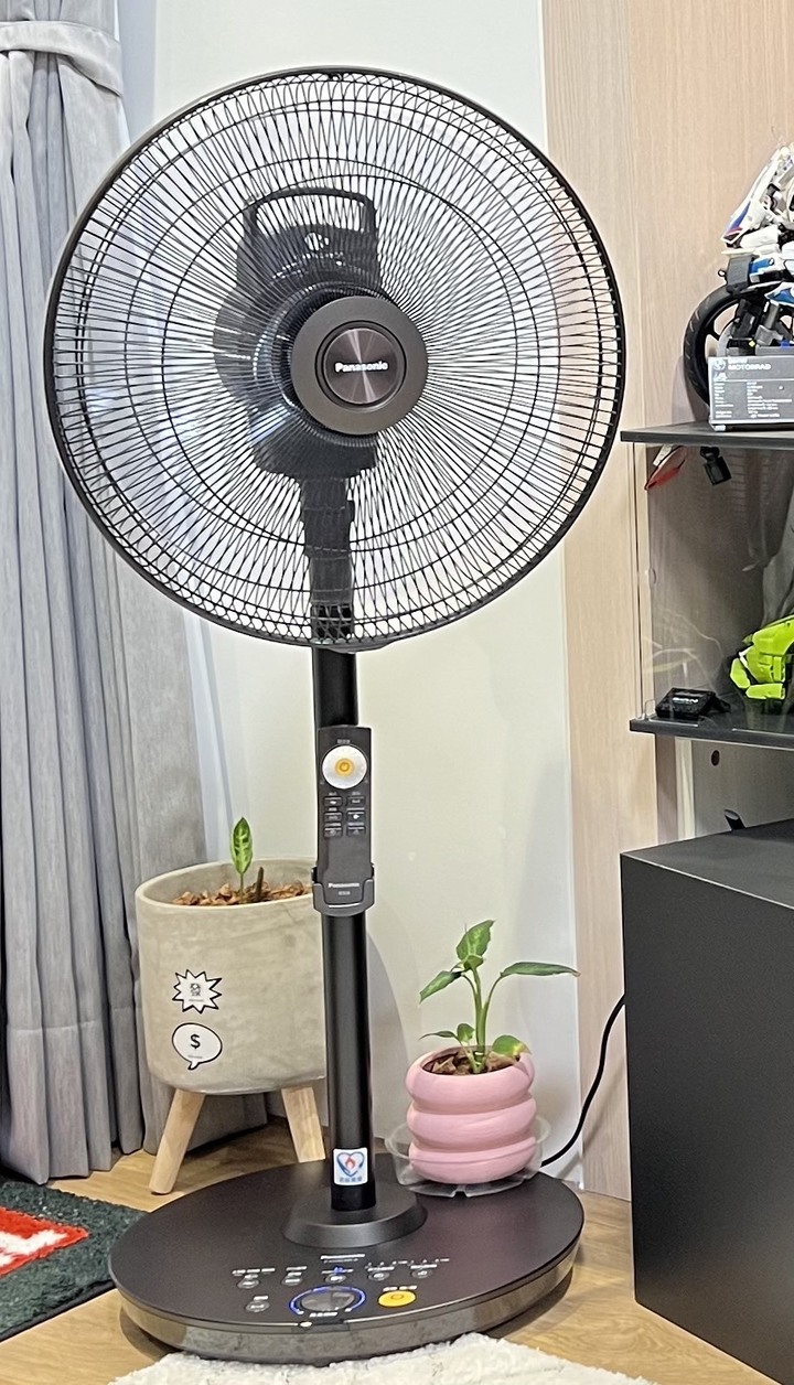 無葉片風扇 VS 傳統電扇之使用比較(加場Panasonic nanoeX 溫感DC立扇簡單介紹)