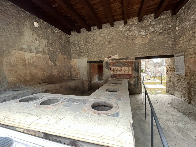2023歐遊美術館40天 - 第8天 - 與古城龐貝 (Pompeii) 和美麗的拿坡里 (Napoli)地鐵站相遇!