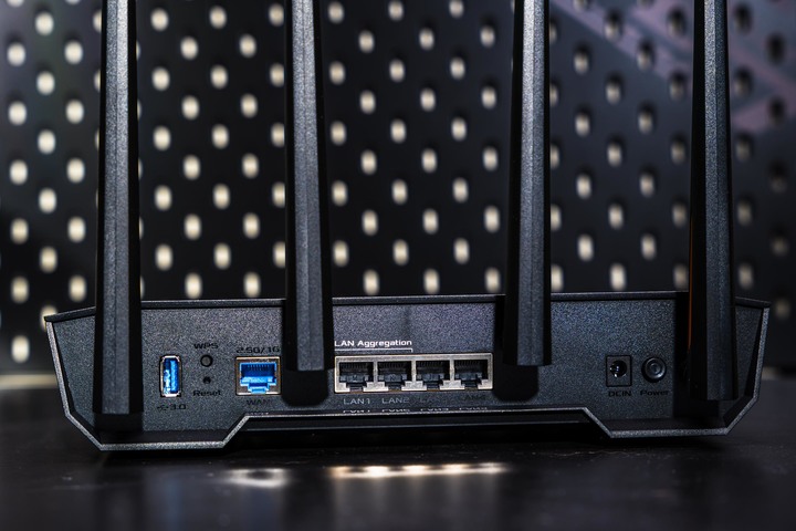 【開箱】擁抱極速2.5GbE!華碩 ASUS TUF Gaming AX4200 電競無線路由器!