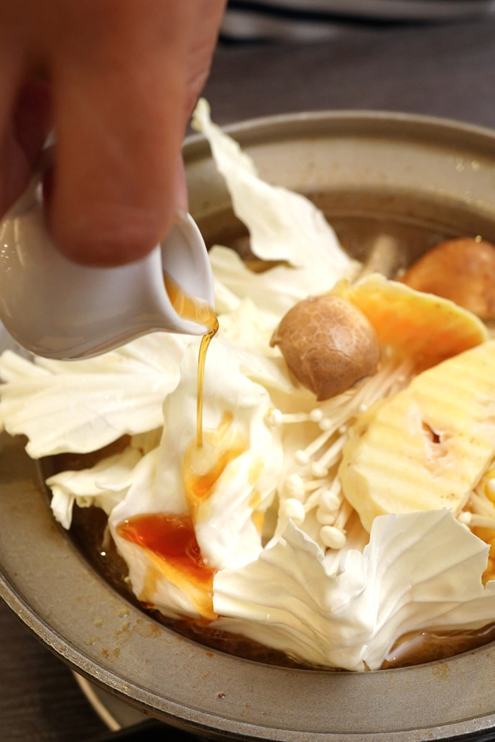 點我看大圖 台南美食火鍋【貍偷聚門鍋物】超過20種湯底!花雕雞乾鍋兩吃│酒香好醉人│菊花鍋意外好吃│剝皮辣椒用一整罐│番茄和松露鮮奶濃郁義式鍋│東區個人火鍋推薦
