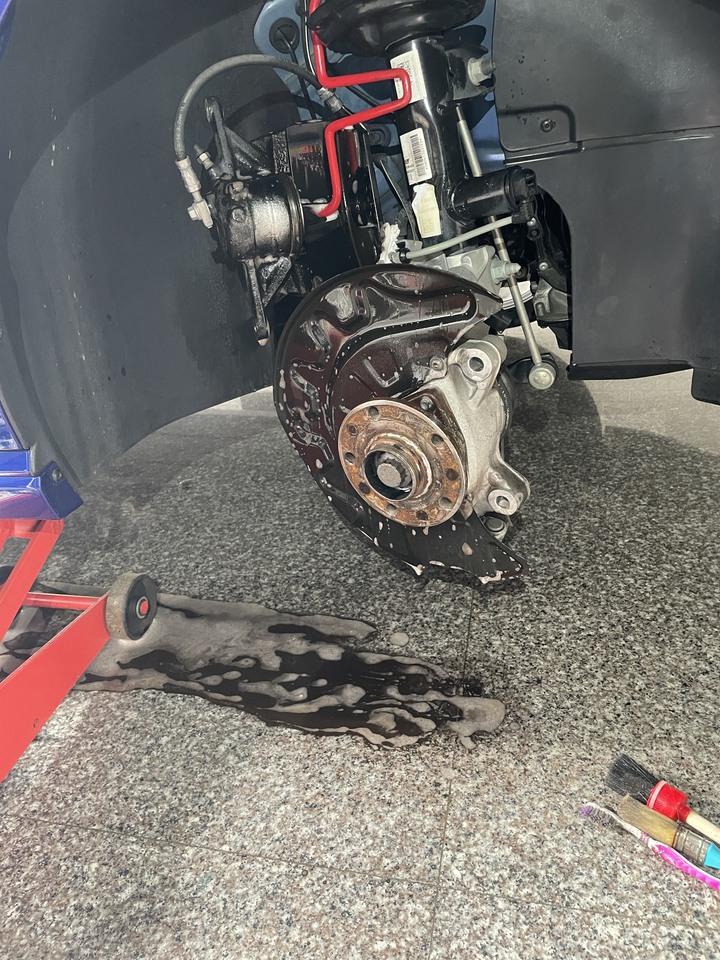 Golf R 更換 EBC 紅色煞車皮