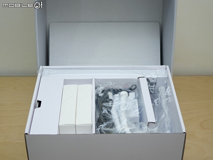 [開箱] 白色信仰 ROG 龍神 III RYUJIN III 240 一體水冷