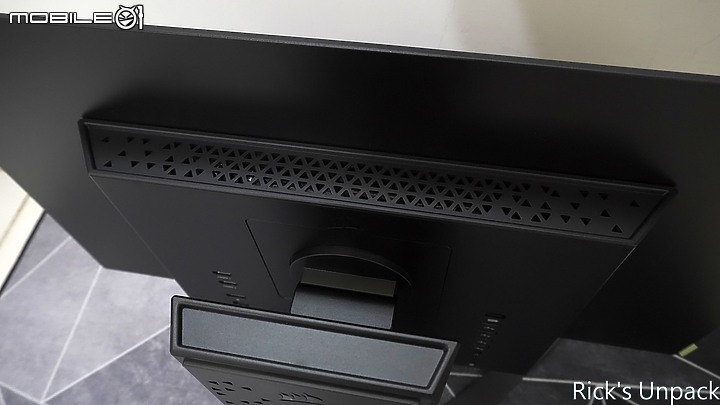 點我看大圖 【開箱】OLED電競螢幕初體驗 | CORSAIR XENEON 27QHD240 OLED